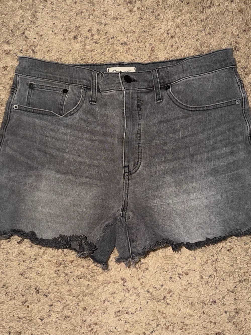 MADEWELL HIGH RISE CUTOFF DENIM SHORTS / GREY / SIZE 31